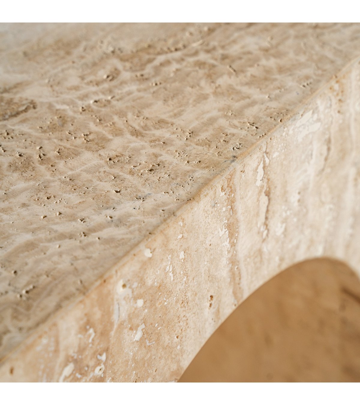 Mesa auxiliar thiennes