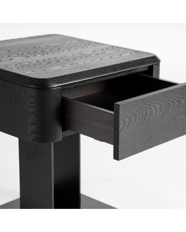 Mesita de noche caiza