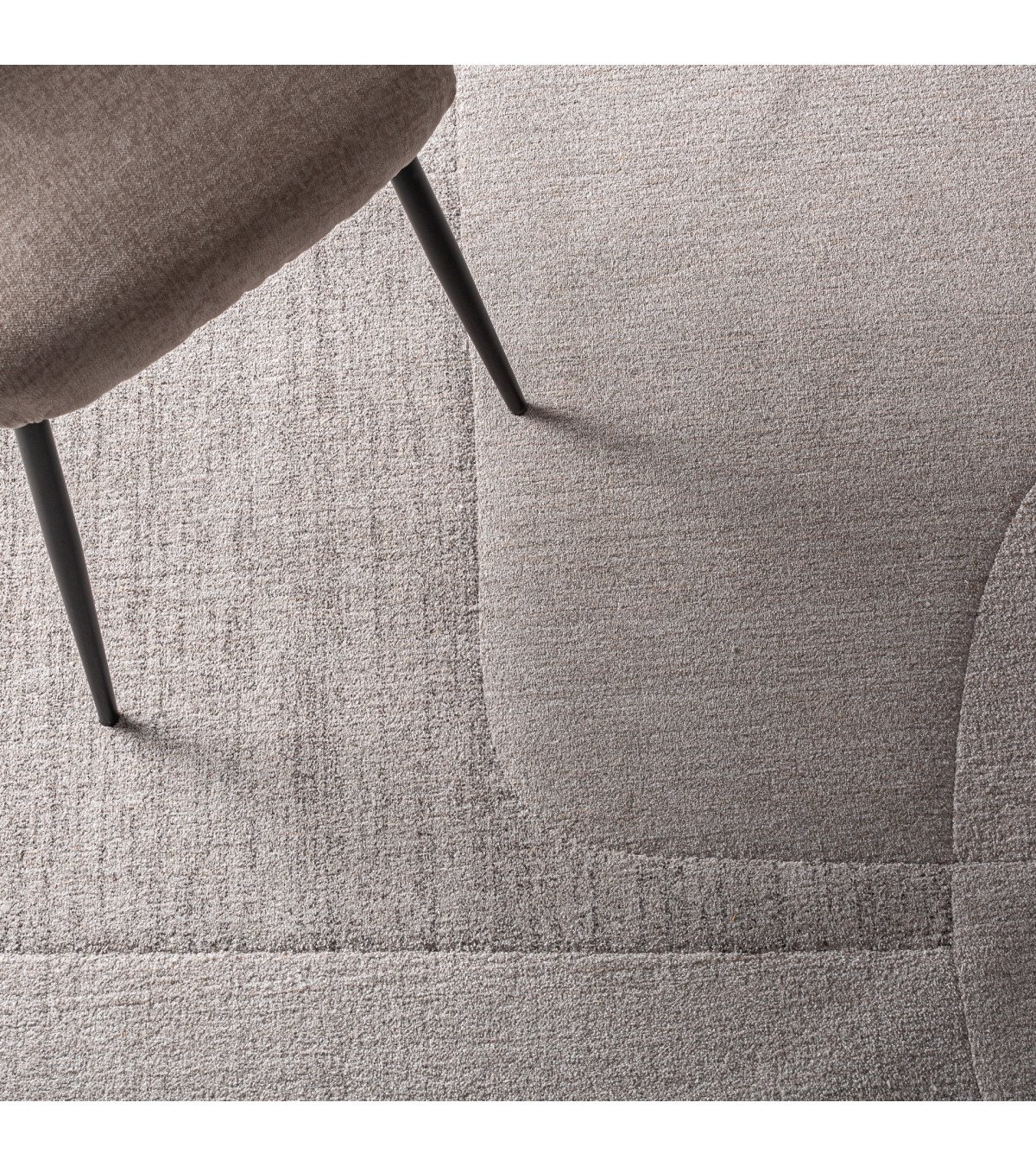 Alfombra Naiara – tonos neutros, estilo clásico