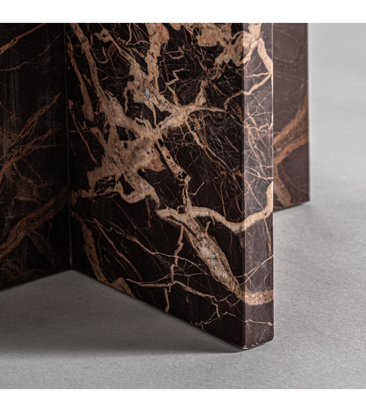 Mesa auxiliar ruskeala