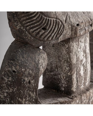 Escultura pie