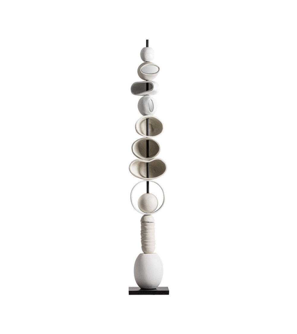 Escultura pie