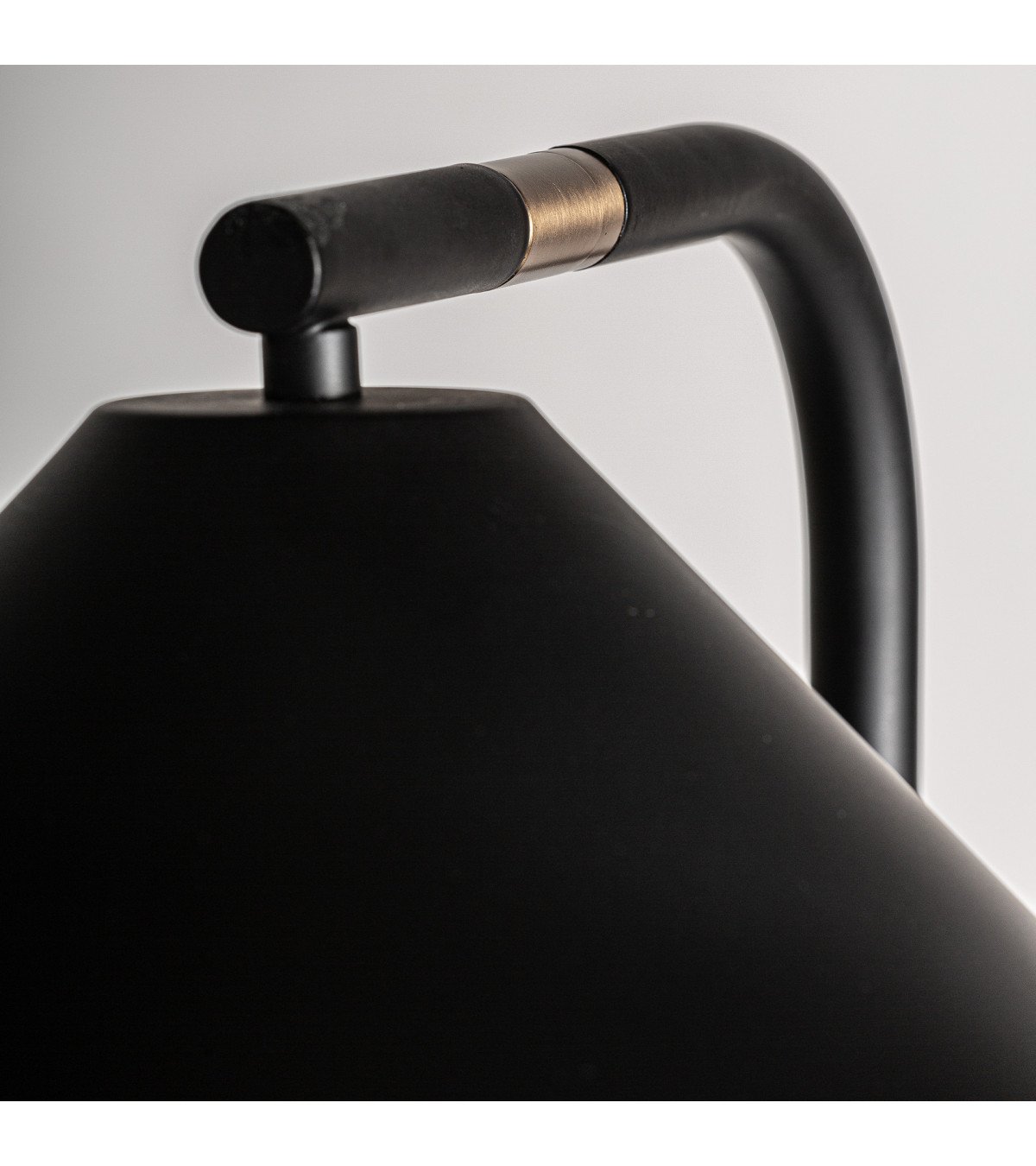 Lámpara de sobremesa akros