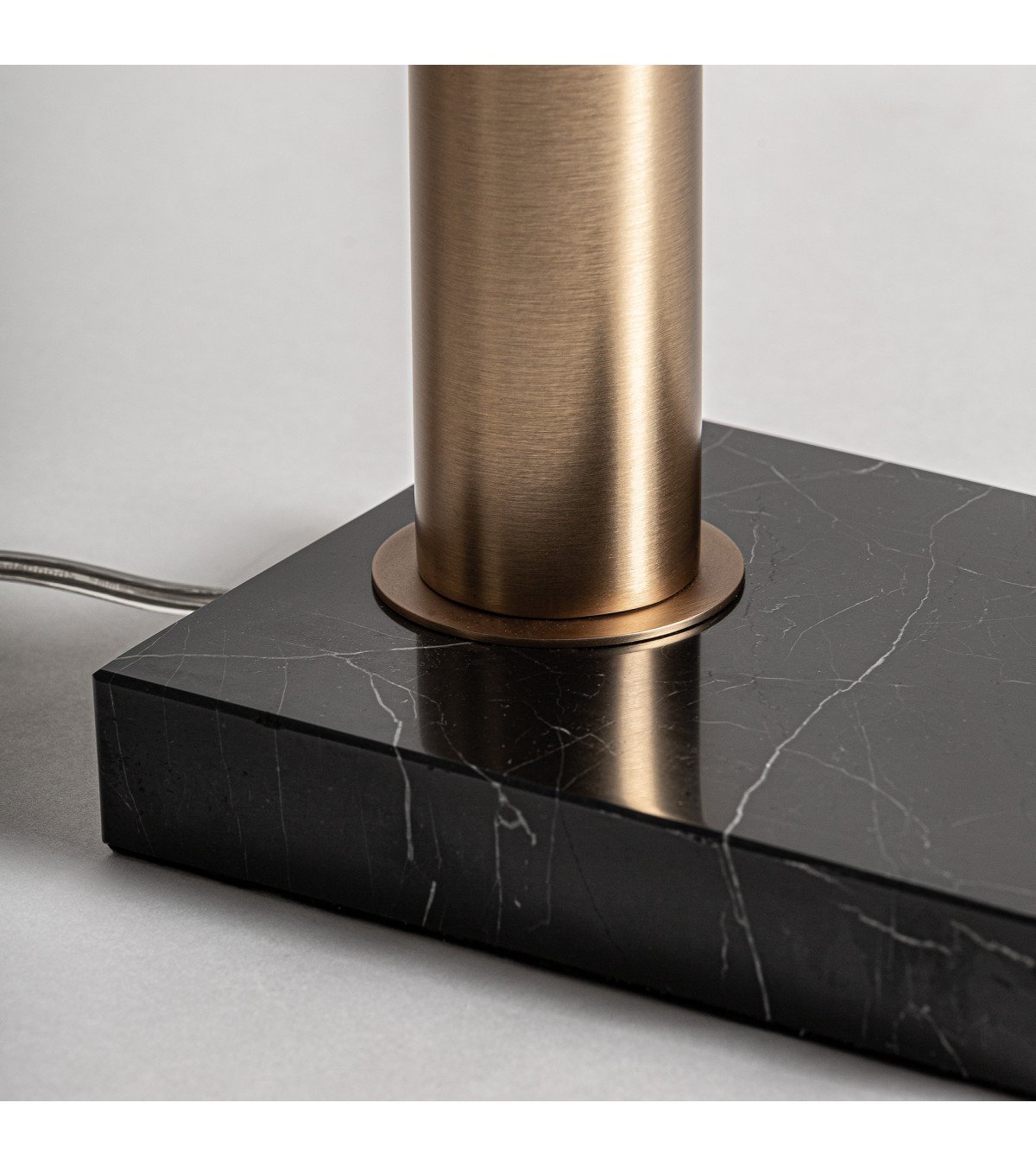 Lámpara de pie akros