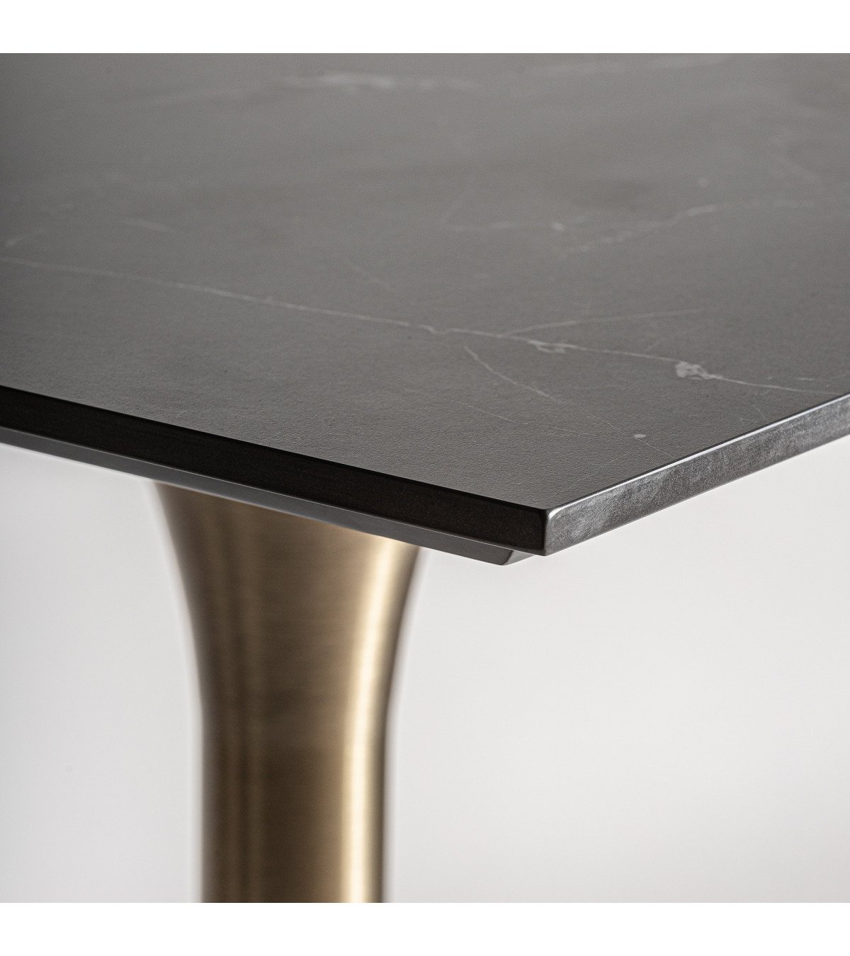 Mesa auxiliar Ullaland